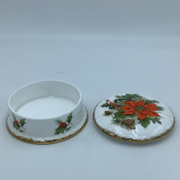 Vintage Flambro Christmas Rose Mini Tiered Tray and Trinket Box - Picture 11 of 14